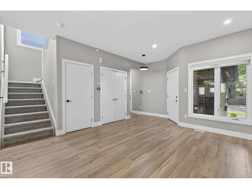 10906 54 AV NW, Edmonton, photo 7