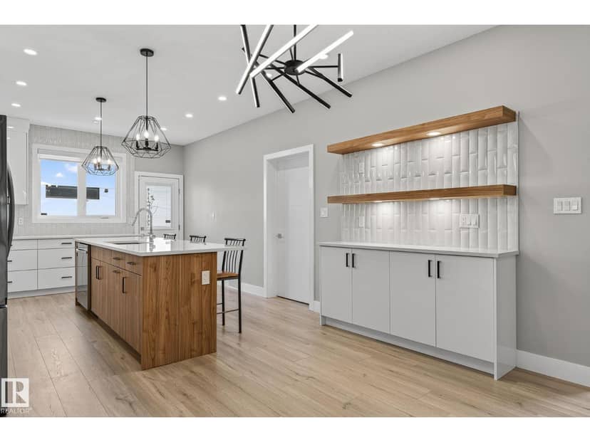10906 54 AV NW, Edmonton, photo 8