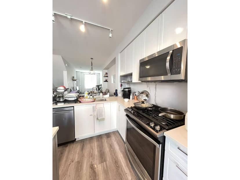 9817 161A STREET, Surrey, photo 3