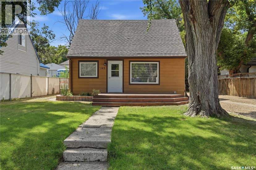 145 Lillooet STREET E — photo 1 of 40