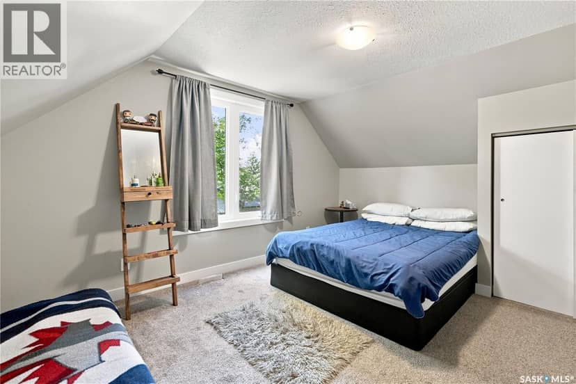 145 Lillooet STREET E — photo 21 of 40