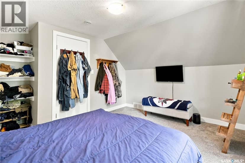 145 Lillooet STREET E — photo 22 of 40