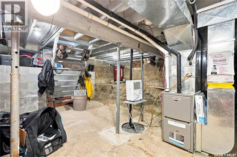 145 Lillooet STREET E — photo 27 of 40