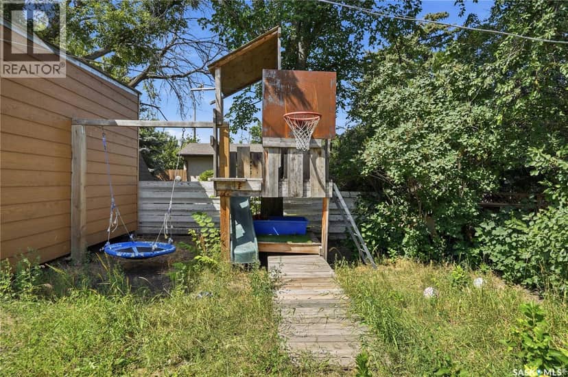 145 Lillooet STREET E — photo 33 of 40