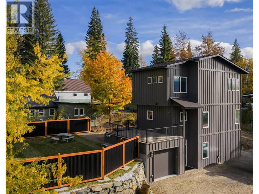 2690 Monte Christo Street, Rossland
