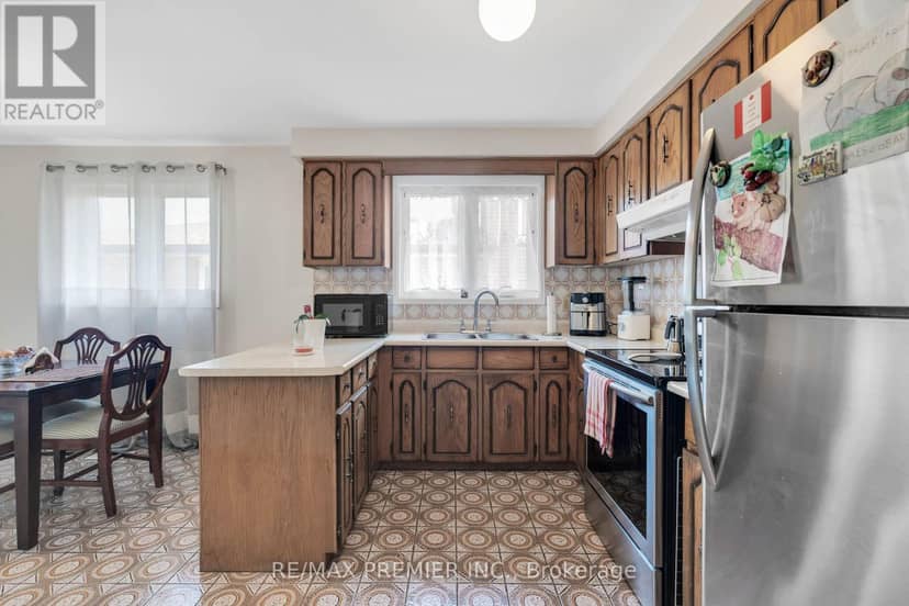 4178 Dursley Crescent — photo 7 of 40