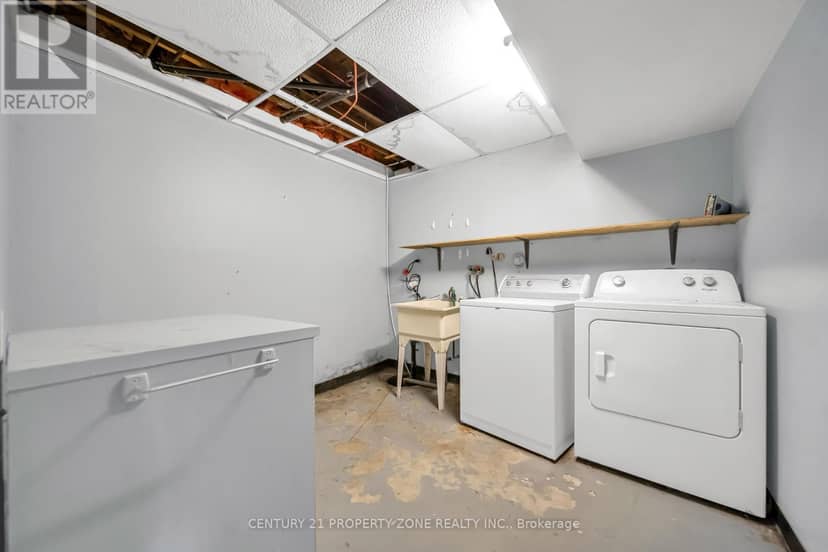 18580 Dufferin Street — photo 37 of 40