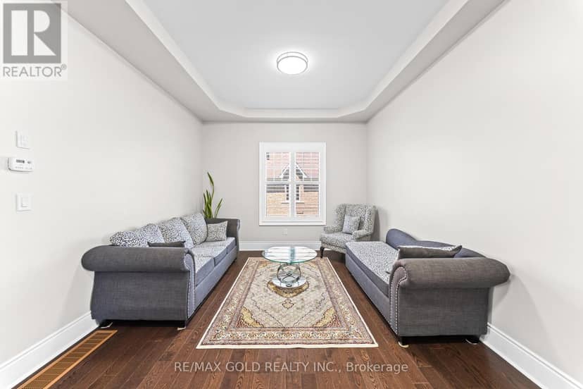 16 Meek Avenue — photo 15 of 40