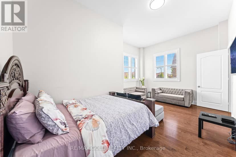 16 Meek Avenue — photo 39 of 40