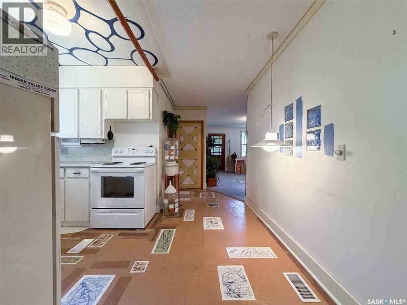 604 Front STREET — photo 14 of 40
