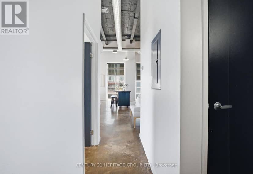 410 - 11 Rebecca Street — photo 37 of 40