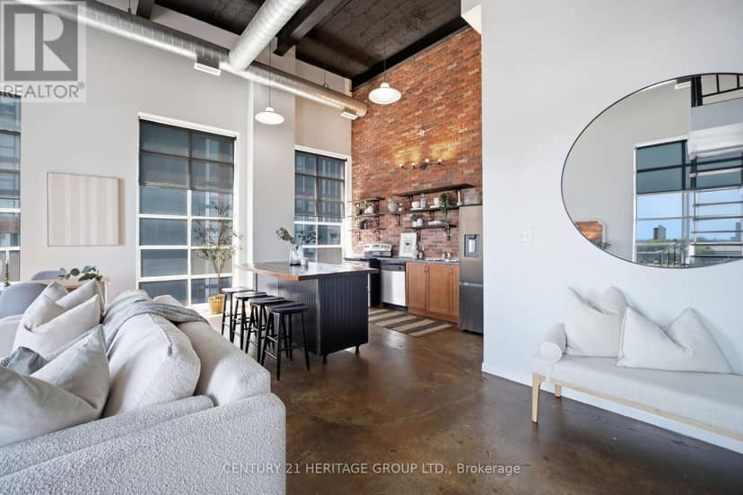 410 - 11 Rebecca Street — photo 6 of 40