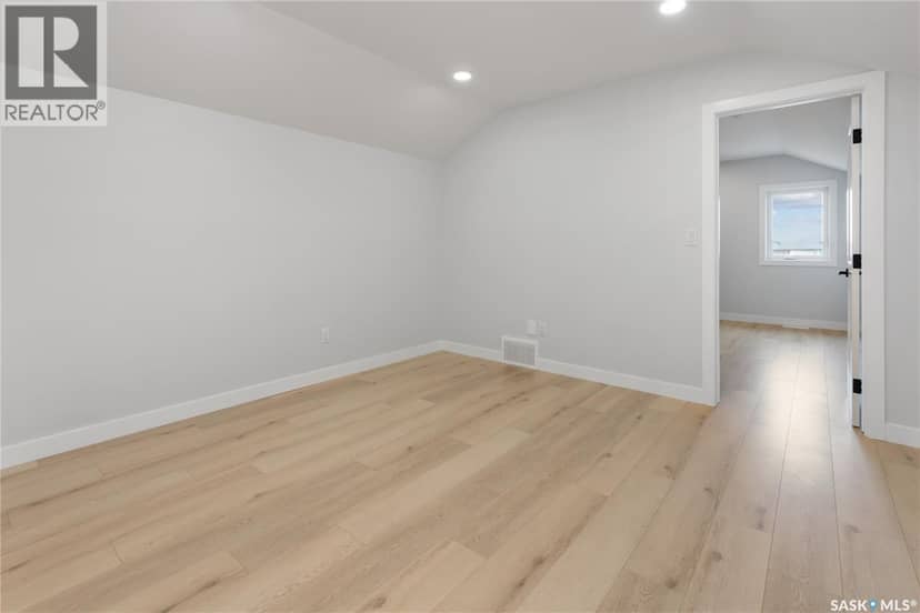 371 Leskiw BEND — photo 21 of 26