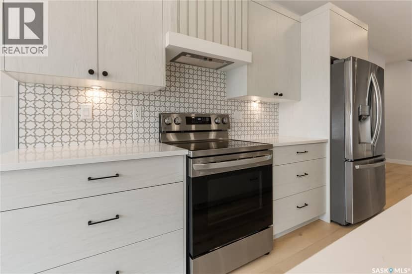 371 Leskiw BEND — photo 9 of 26
