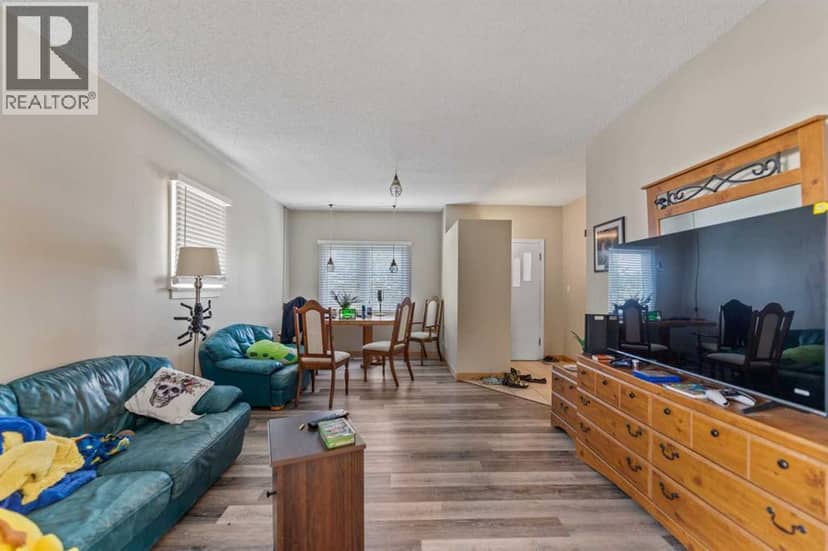 1407 28 Street SW — photo 17 of 39