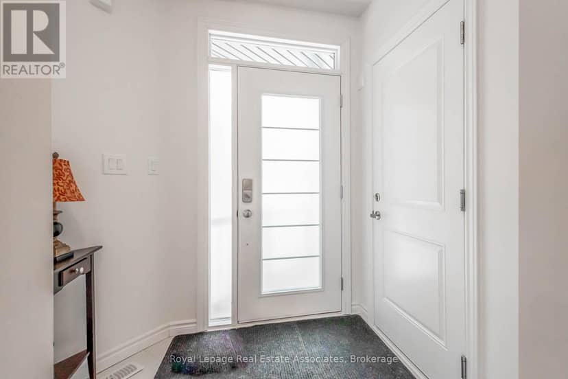 3981 Crown Street — photo 3 of 34