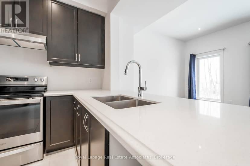 3981 Crown Street — photo 8 of 34