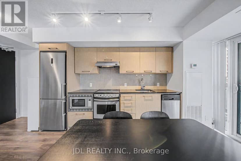 1411 - 87 Peter Street — photo 14 of 37