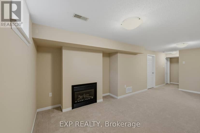 118 Laramie Crescent — photo 31 of 36