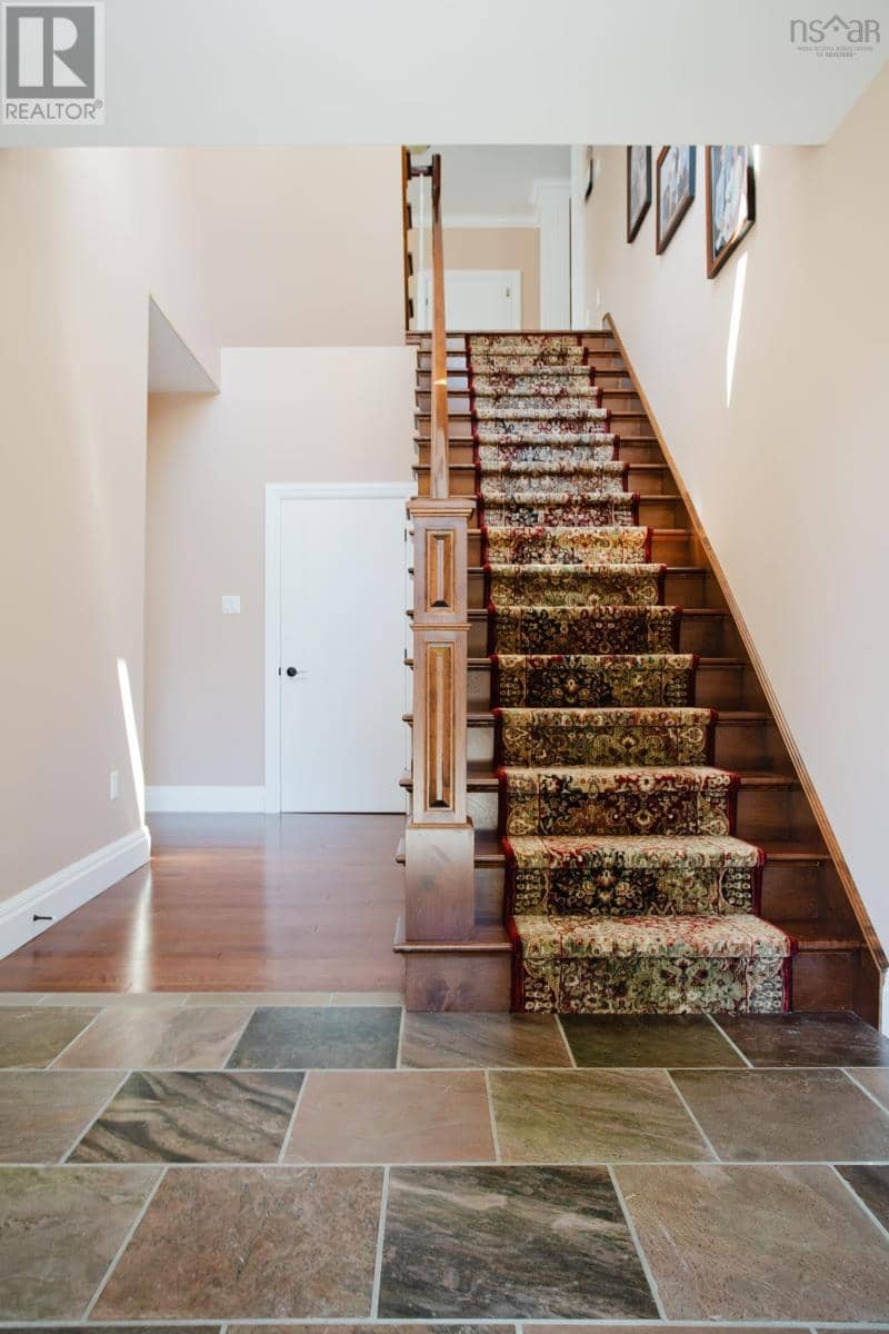 6177 Regina Terrace — photo 4 of 40