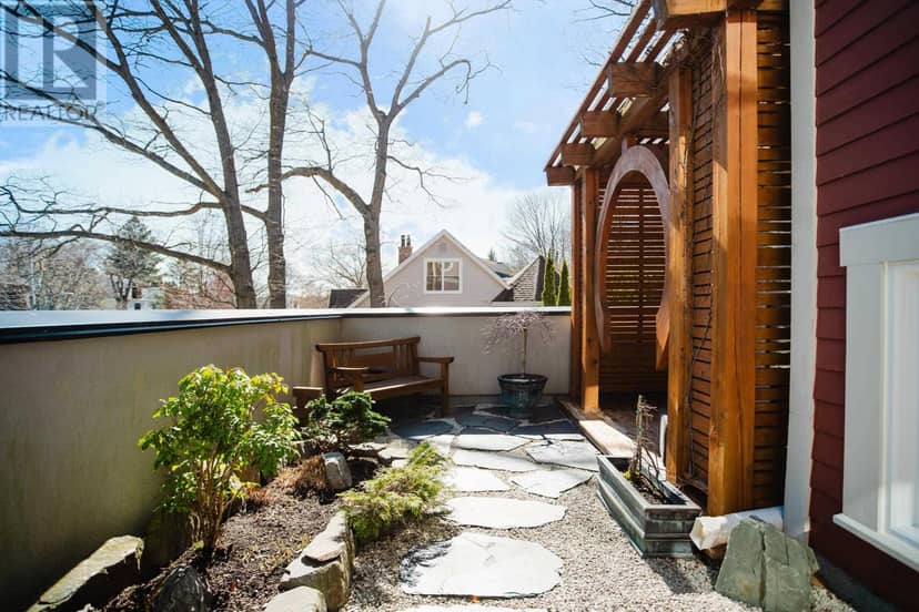 6177 Regina Terrace — photo 8 of 40