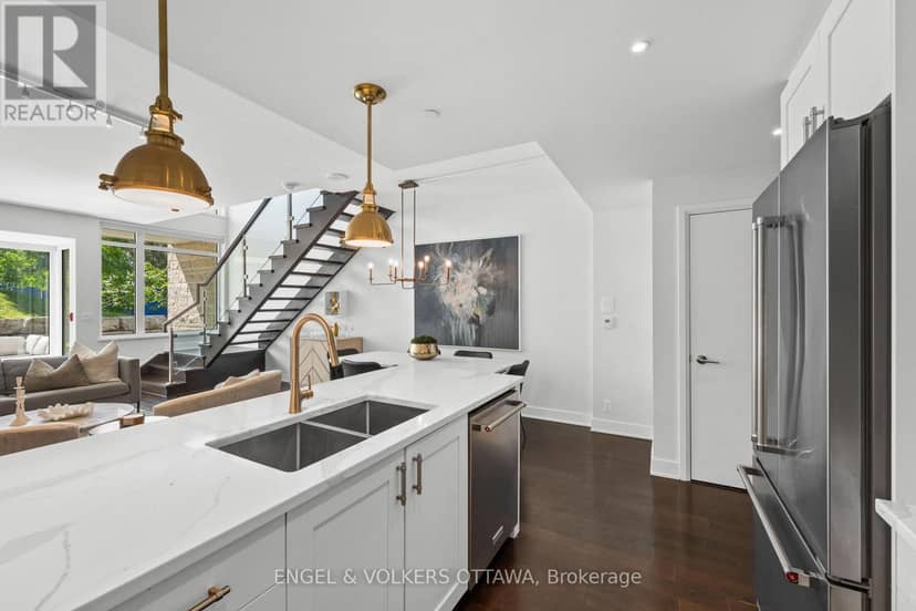 110 - 1035 Bank Street — photo 12 of 40