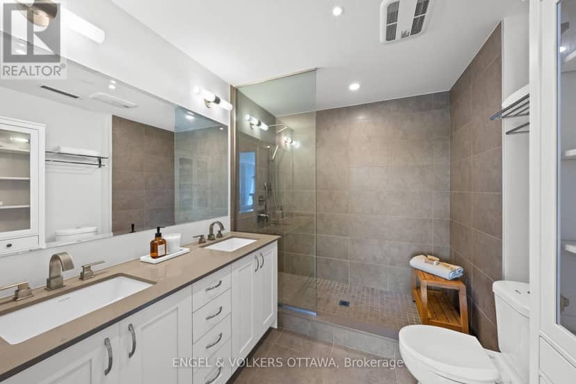 110 - 1035 Bank Street — photo 30 of 40