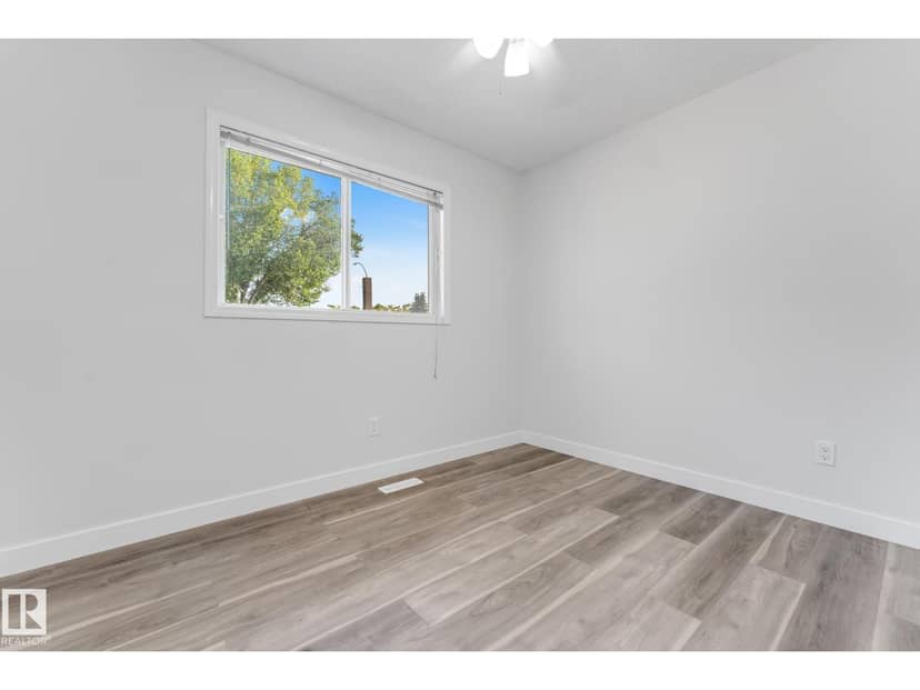 4511 25 AV NW NW — photo 20 of 36