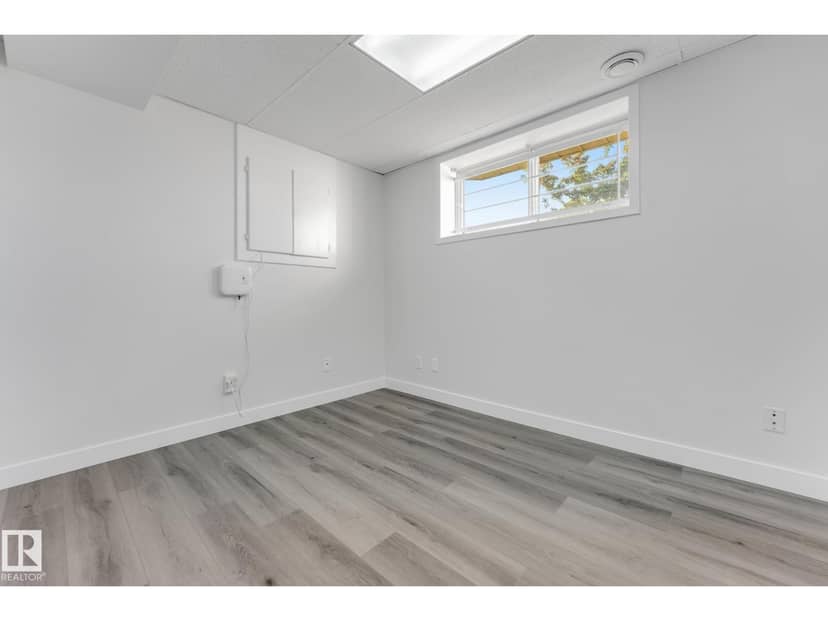 4511 25 AV NW NW — photo 30 of 36