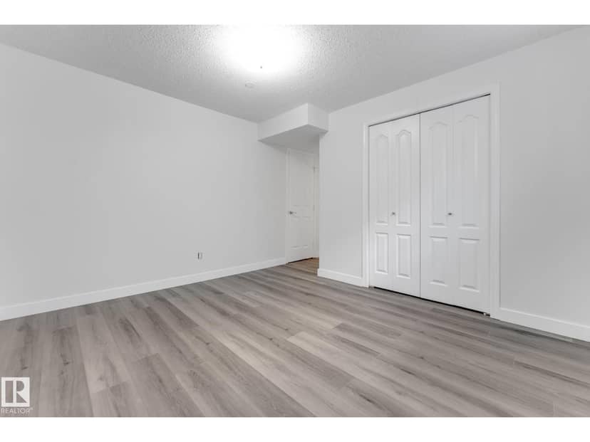 4511 25 AV NW NW — photo 32 of 36