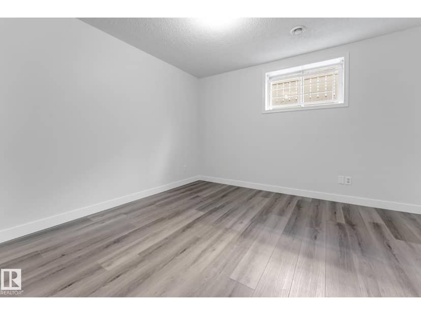 4511 25 AV NW NW — photo 33 of 36