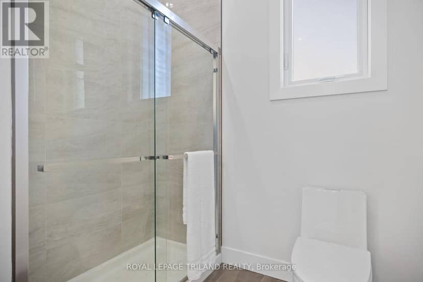 4 Titan Court — photo 17 of 34
