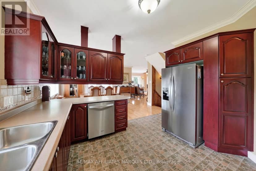 6242 Shannon Lane — photo 13 of 40