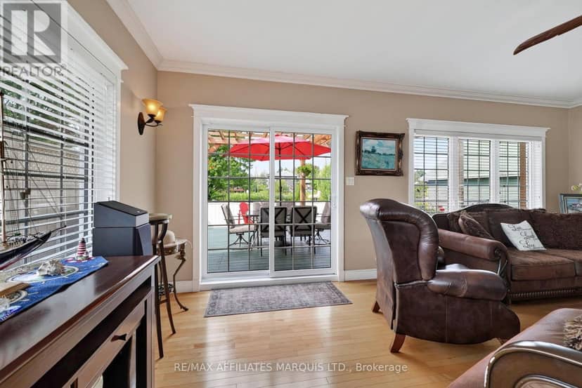 6242 Shannon Lane — photo 9 of 40