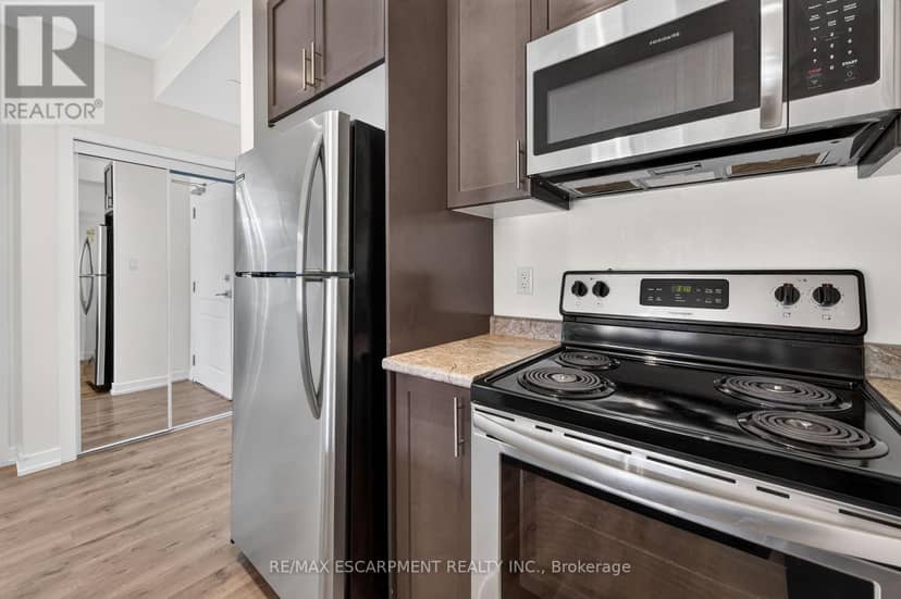 123 - 101 Shoreview Place — photo 11 of 40