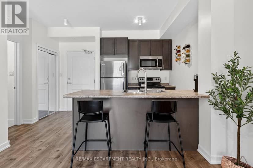 123 - 101 Shoreview Place — photo 14 of 40