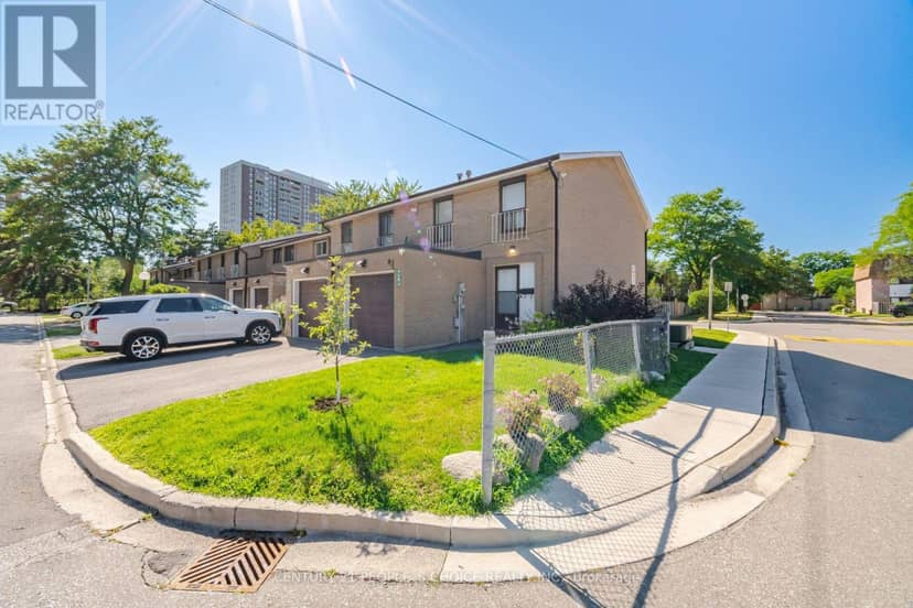 79 Fleetwood Crescent — photo 2 of 40