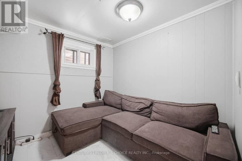 79 Fleetwood Crescent — photo 36 of 40