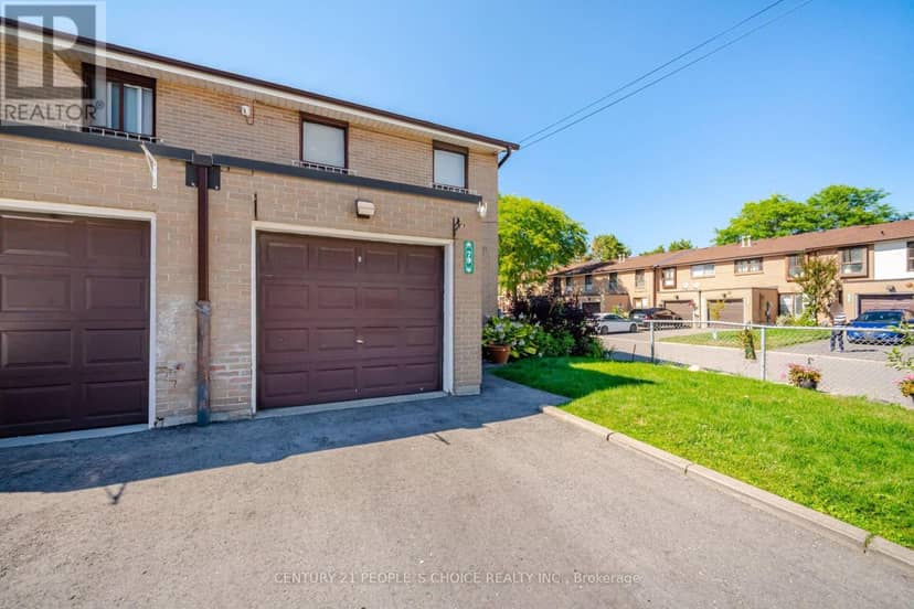79 Fleetwood Crescent — photo 4 of 40