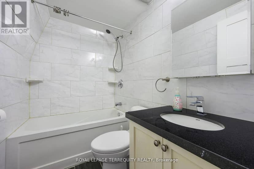 129 - 760 Lawrence Avenue W — photo 15 of 28