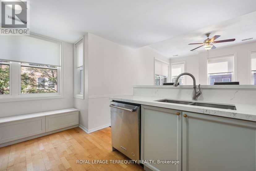 129 - 760 Lawrence Avenue W — photo 7 of 28