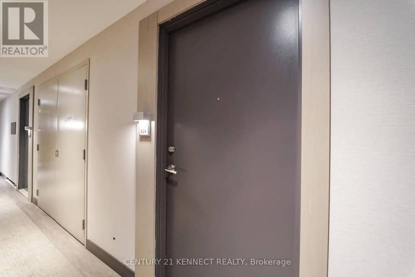 826 - 7 Golden Lion Heights — photo 13 of 40