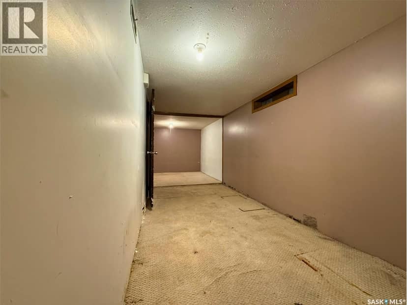 562 Athabasca STREET W — photo 26 of 40