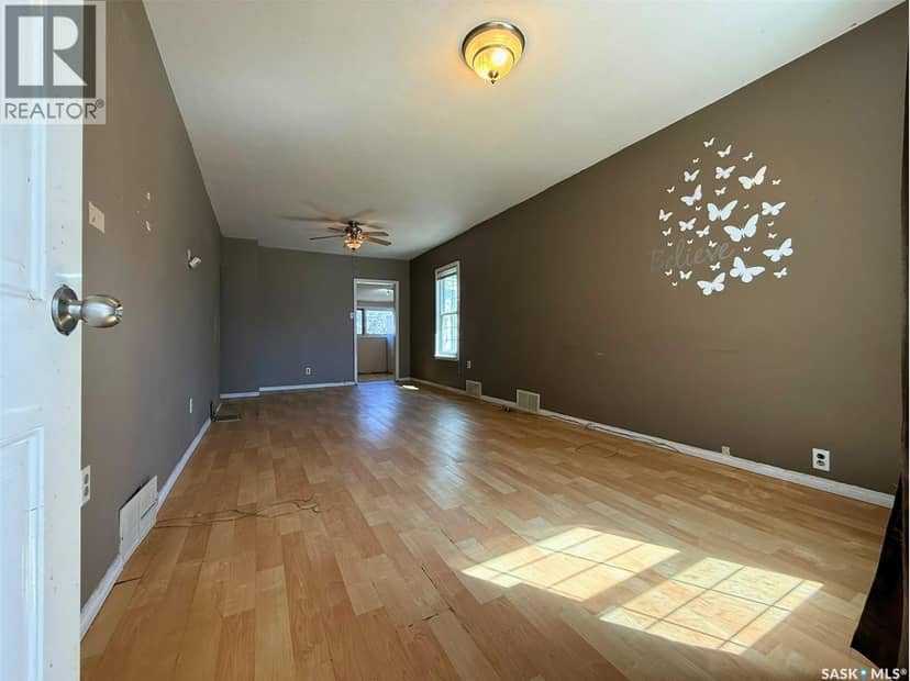 562 Athabasca STREET W, Moose Jaw, photo 3
