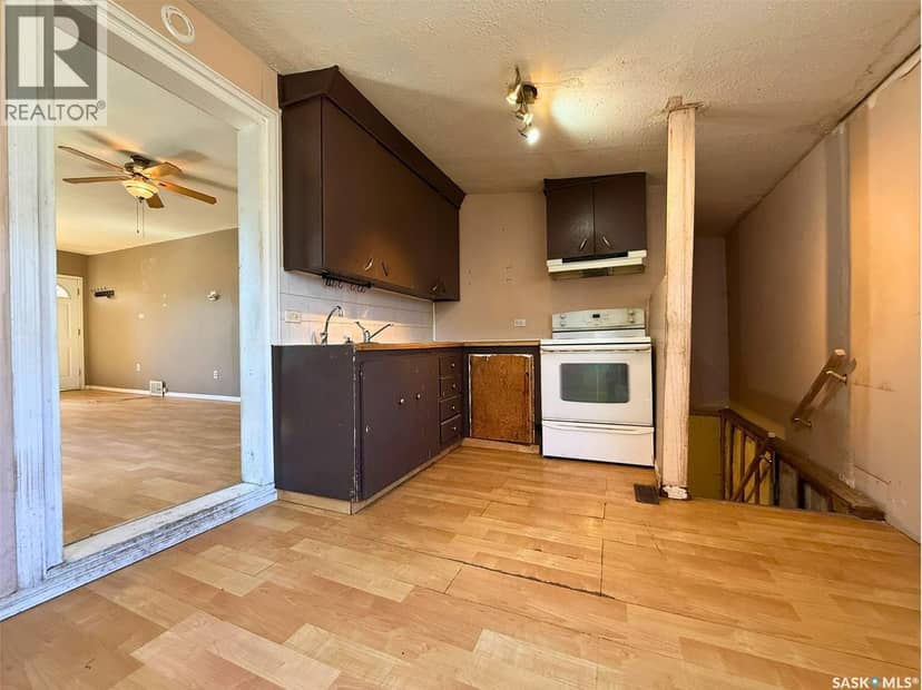 562 Athabasca STREET W, Moose Jaw, photo 8