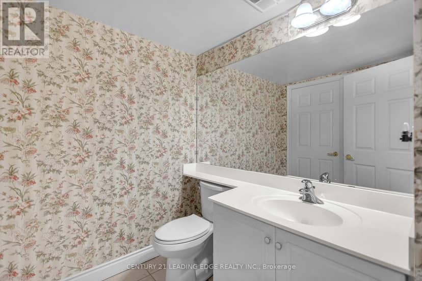 403 - 442 Maple Ave Avenue — photo 14 of 33