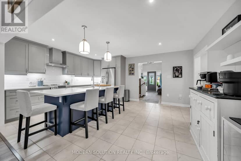 16 Stother Crescent — photo 10 of 40
