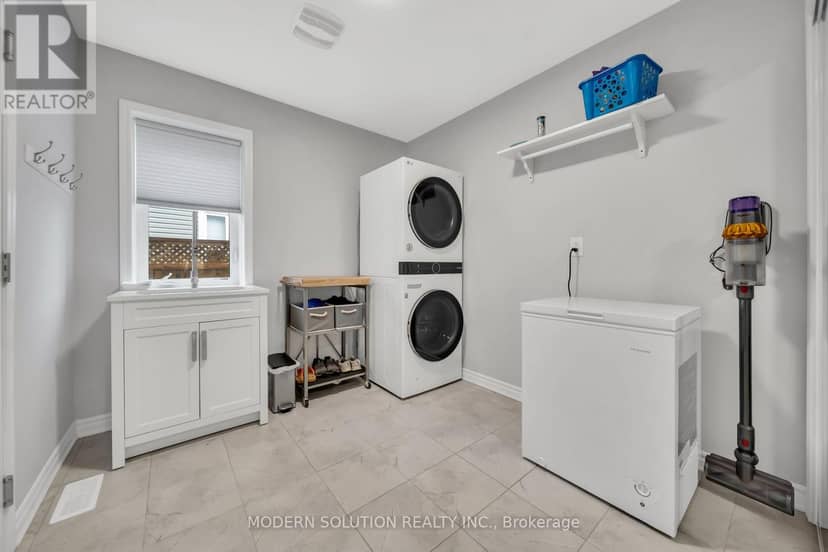 16 Stother Crescent — photo 14 of 40
