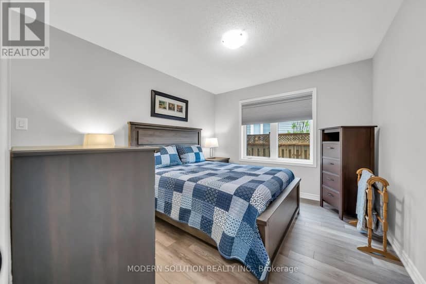 16 Stother Crescent — photo 26 of 40