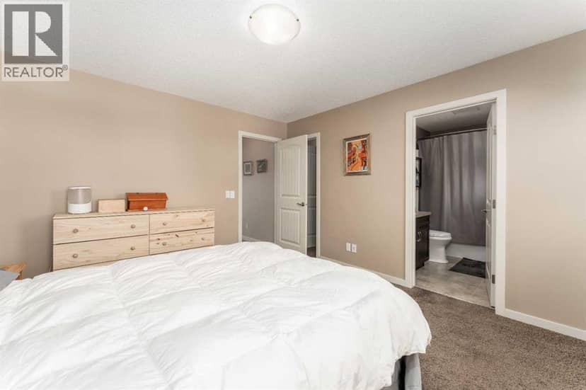562 River Heights Crescent — photo 17 of 40